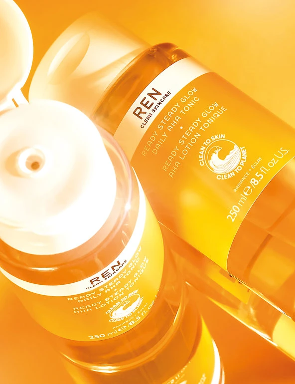 REN Cleansers & Toners Ready Steady Glow Daily AHA Tonic 250ml 3 REN Cleansers & Toners Ready Steady Glow Daily AHA Tonic 250ml - Image 3