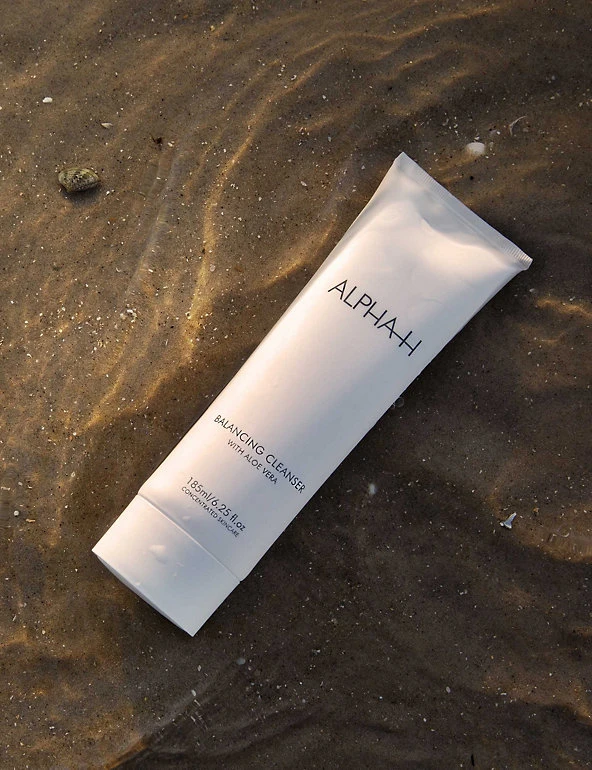 Alpha-H Cleansers & Toners Balancing Cleanser With Aloe Vera 185ml 3 Alpha-H Cleansers & Toners Balancing Cleanser With Aloe Vera 185ml - Image 3