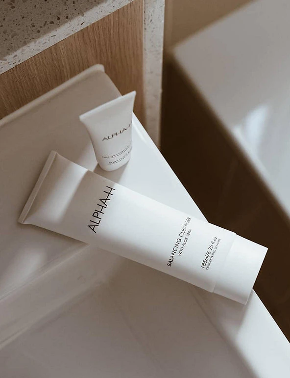 Alpha-H Cleansers & Toners Balancing Cleanser With Aloe Vera 185ml 7 Alpha-H Cleansers & Toners Balancing Cleanser With Aloe Vera 185ml - Image 7