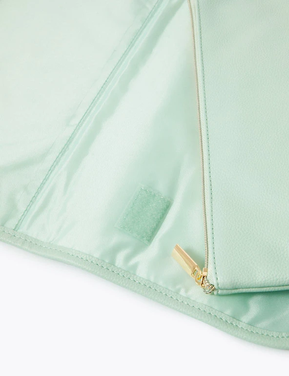 M&S Collection Hanging Make-Up Bag 9 M&S Collection Hanging Make-Up Bag - Image 9