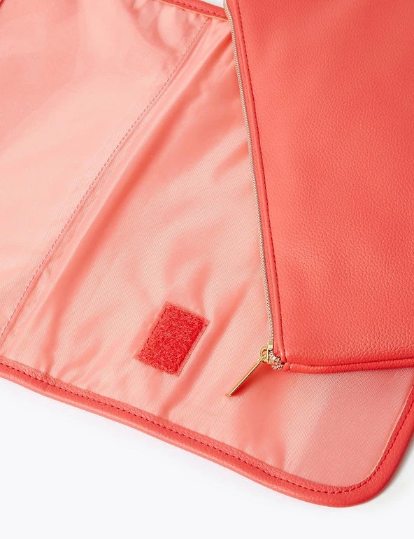 M&S Collection Hanging Make-Up Bag 3 M&S Collection Hanging Make-Up Bag - Image 3